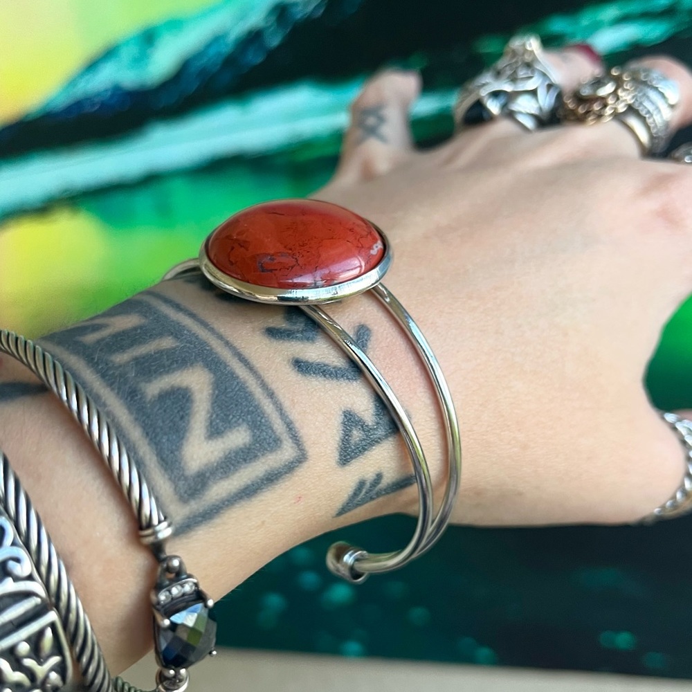 π΄ SALE ! red dot items are 2 for $25 . Bundle more than 3 and its $10 each π - Picture 5 of 12